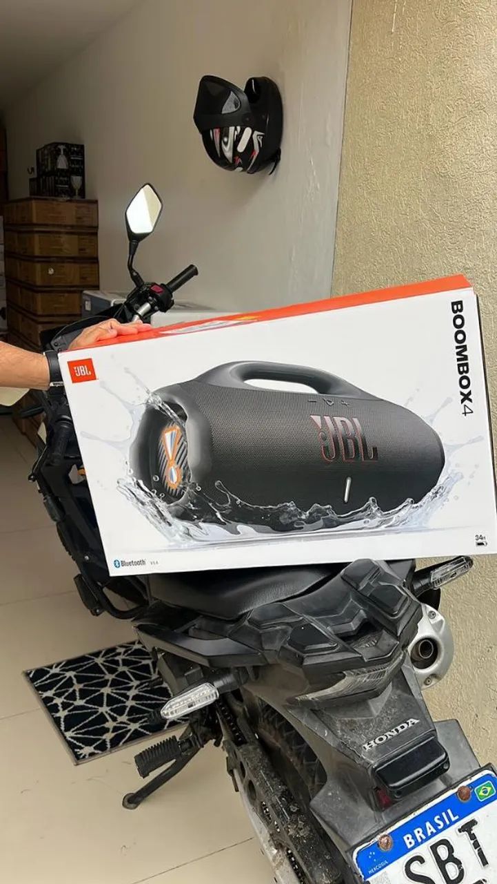 JBL Bombox 4