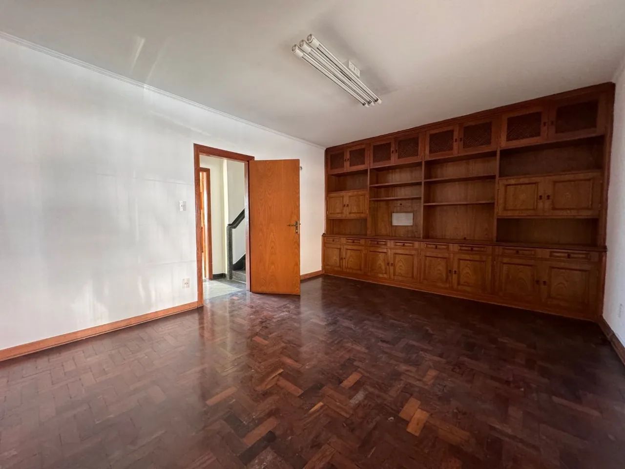 Sobrado à venda com 272m², 3 quartos e 2 vagas