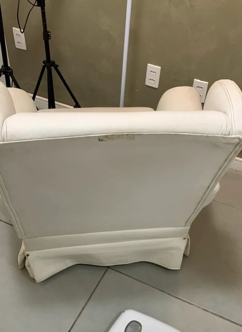Vende-se poltrona de balanço de courino branca - Foto 5
