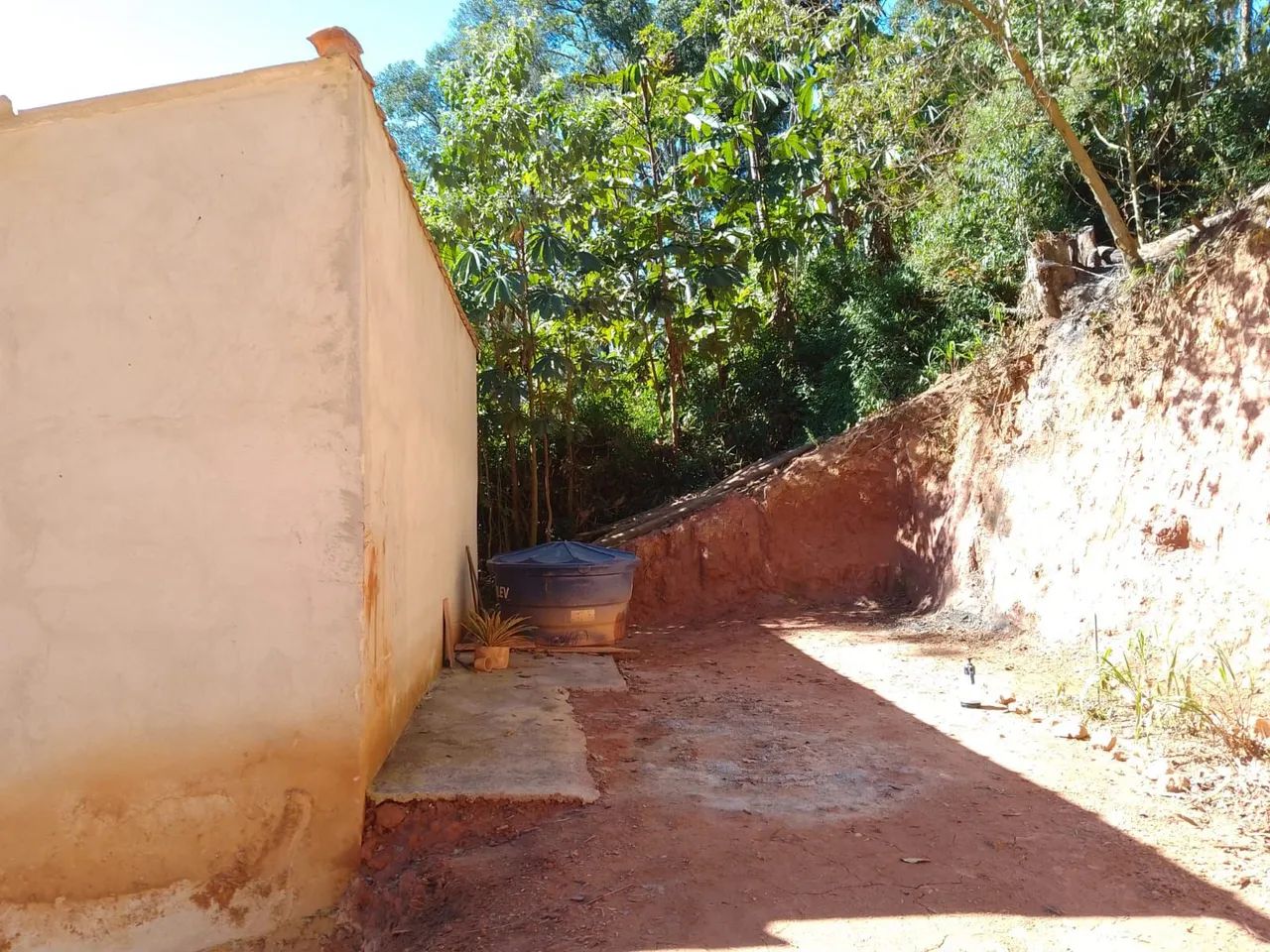 Terreno com área construída de 1.000 m² - Foto 2