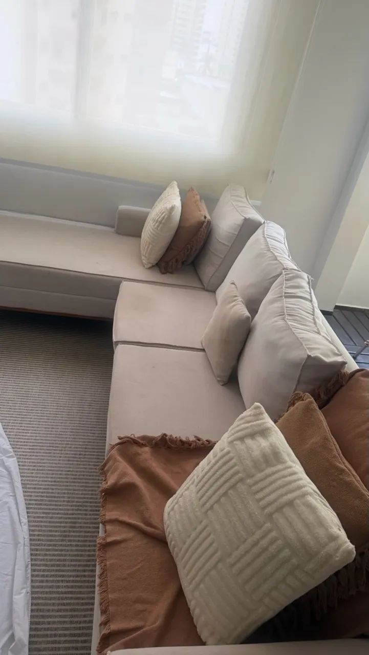 Sofá 4 lugares com chaise 
