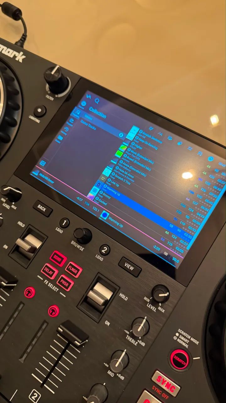 NUMARK MIXSTREAM PRO | STANDALONE COM WI-FI, TELA TOUCH E SOM INTEGRADO  - Foto 4