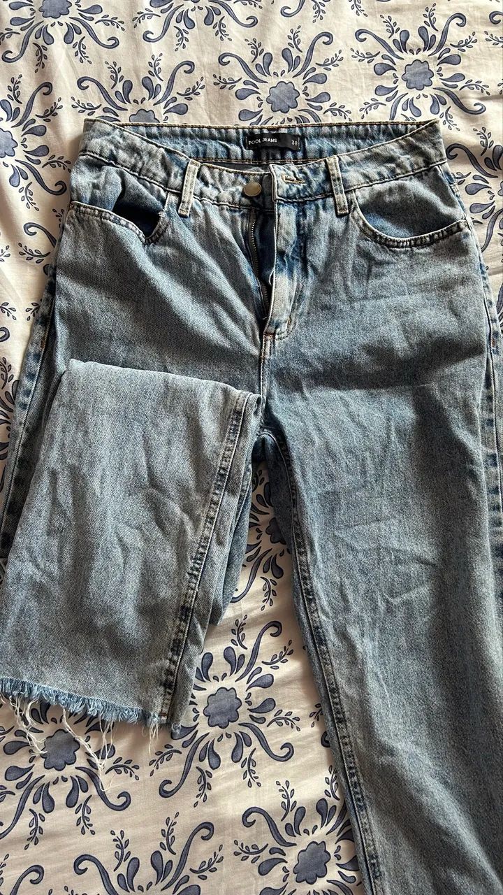 Calça jeans cintura baixa destroyed
