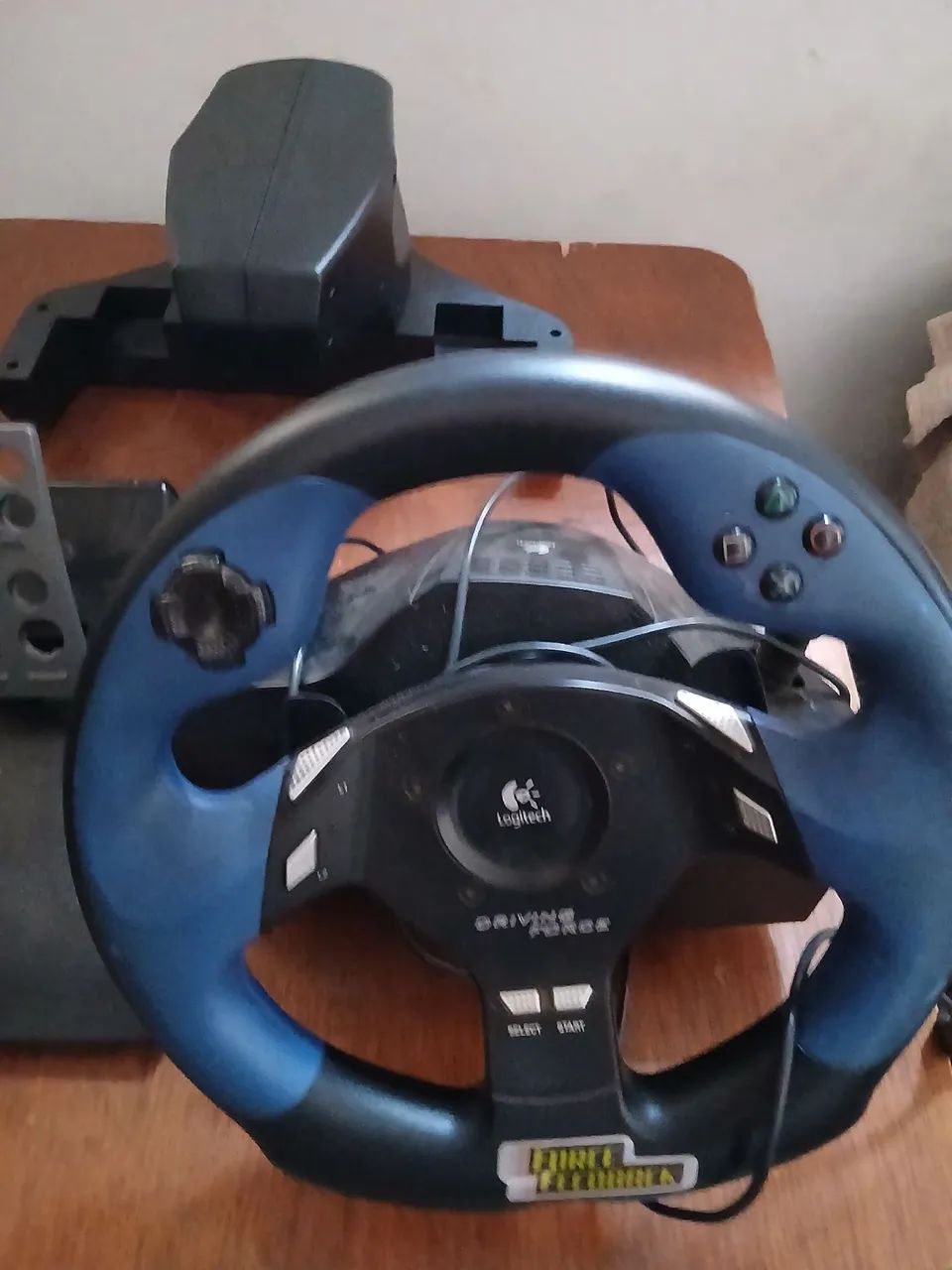 Volante Logitech com pedal ps/pc - Foto 2