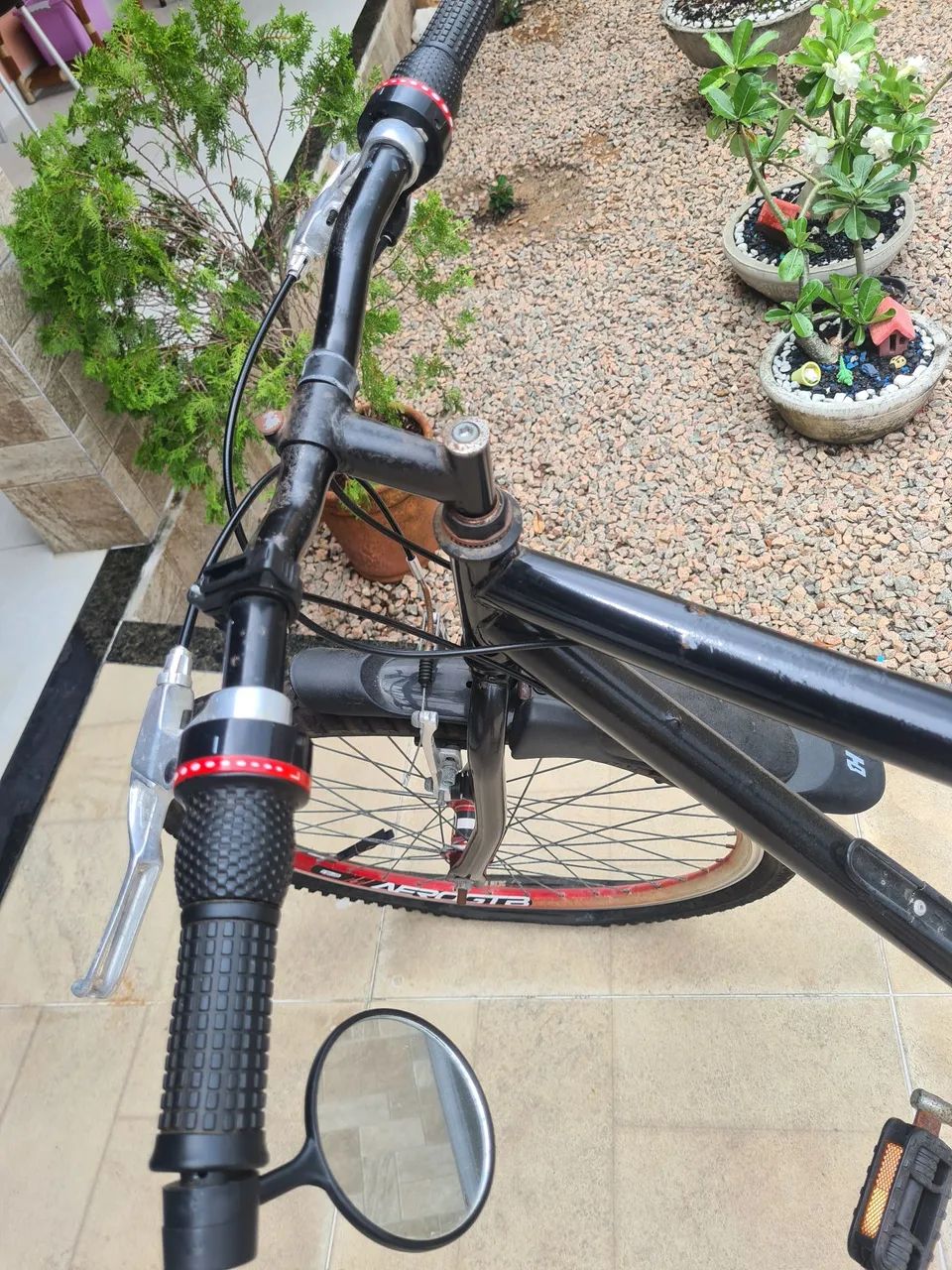 Vende-se bicicleta e acessórios  - Foto 5