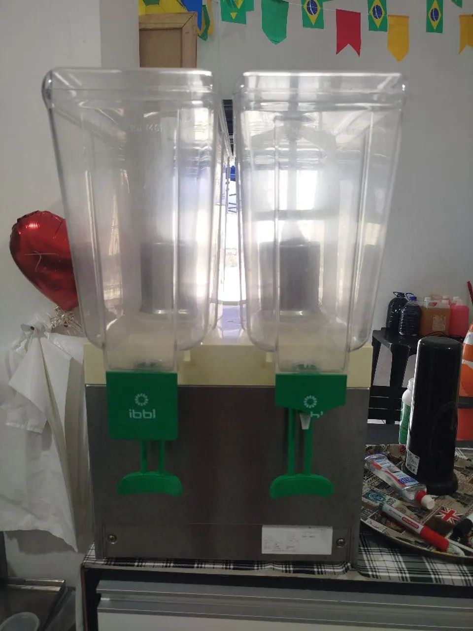 VENDO REFRESQUEIRA USADA EXCELENTE!!!