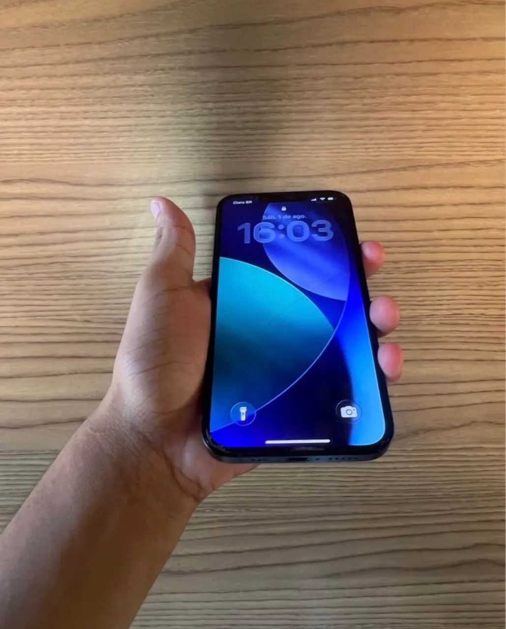 iPhone 16e
