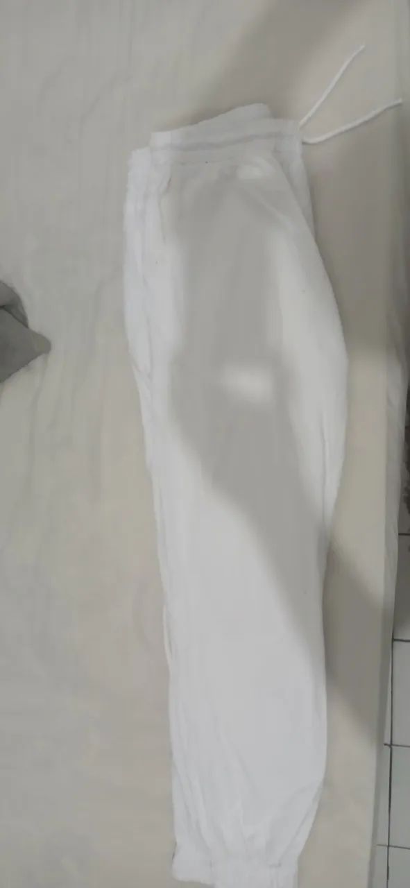 Vendo calça joger branca 