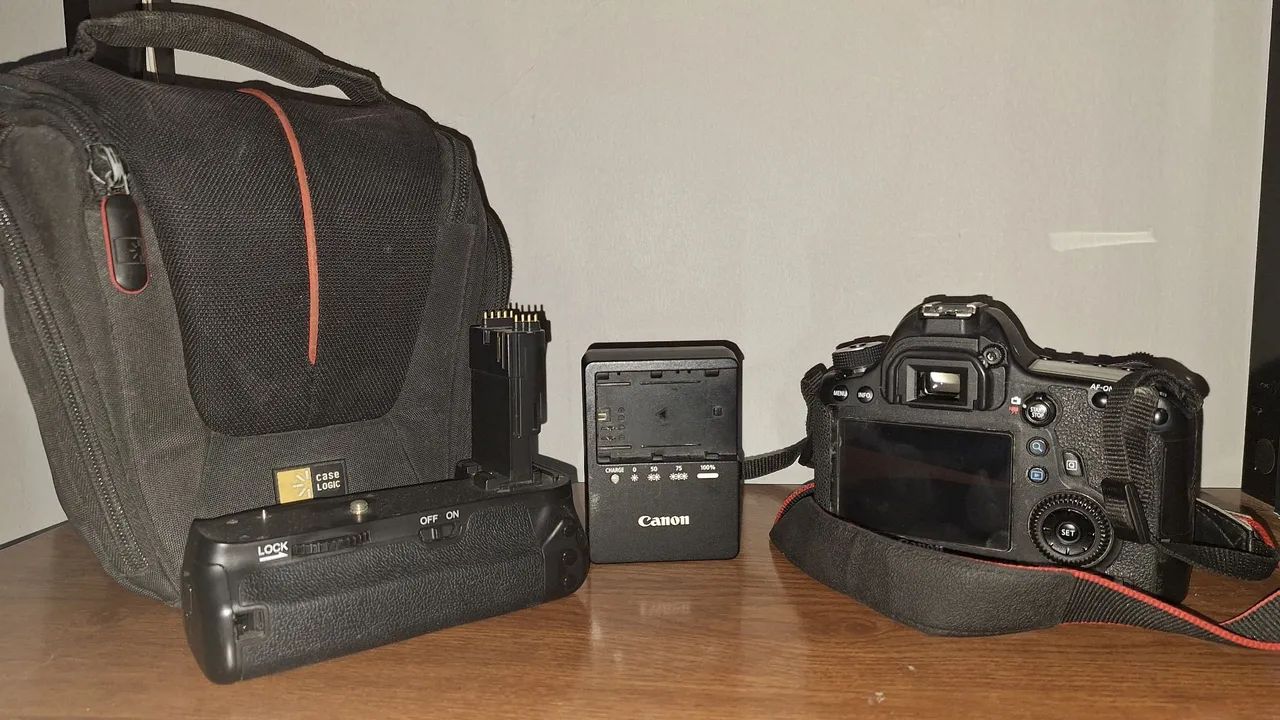 Canon 6D (Corpo) + Acessórios  - Foto 3