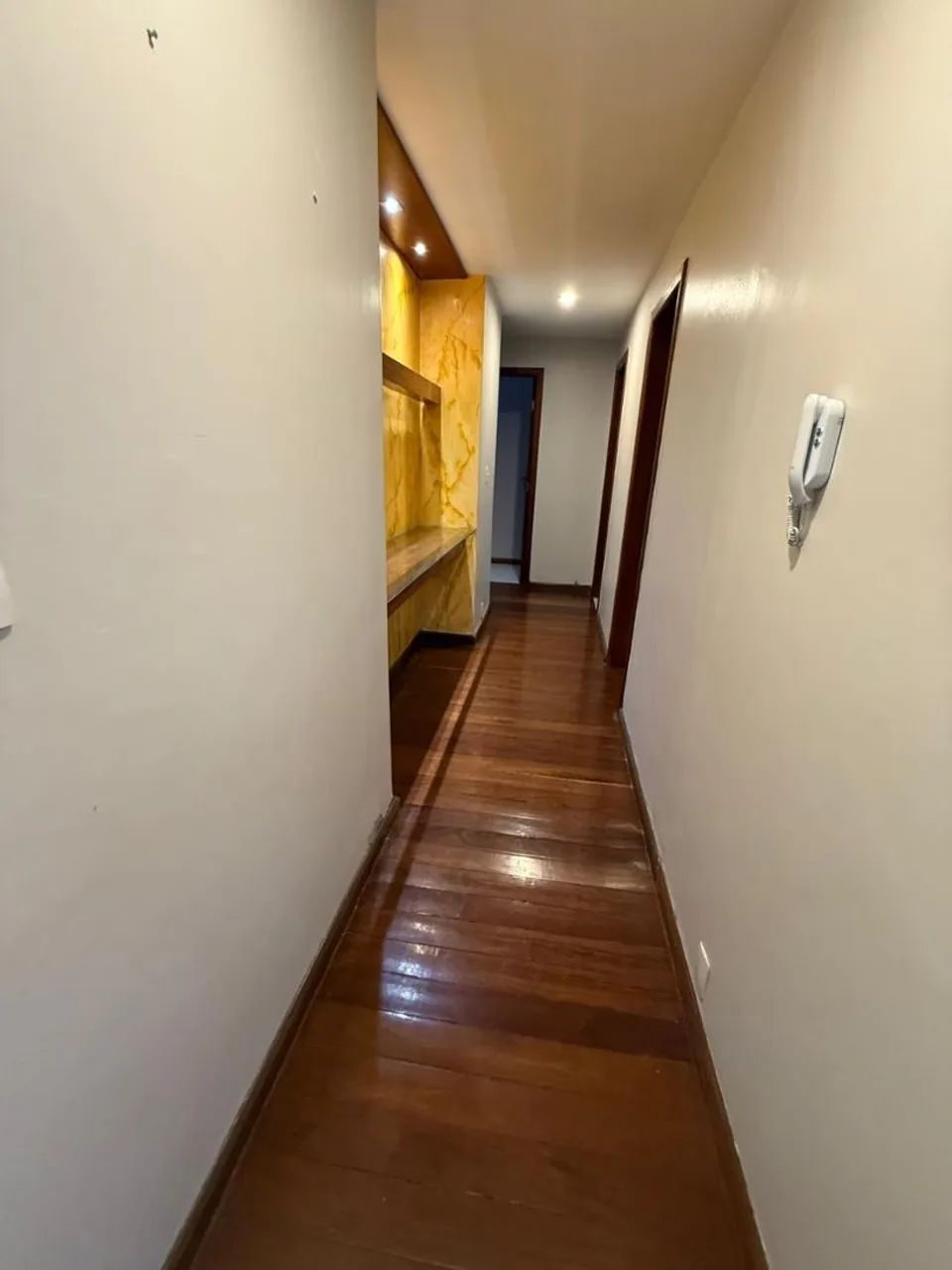 OPORTUNIDADE NO CENTRO - AMPLO E CONFORTÁVEL - Foto 3