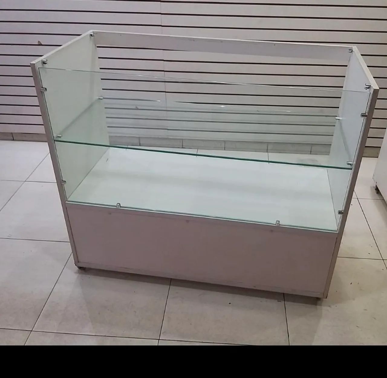 2 Balcões brancos 120cm x 50cm