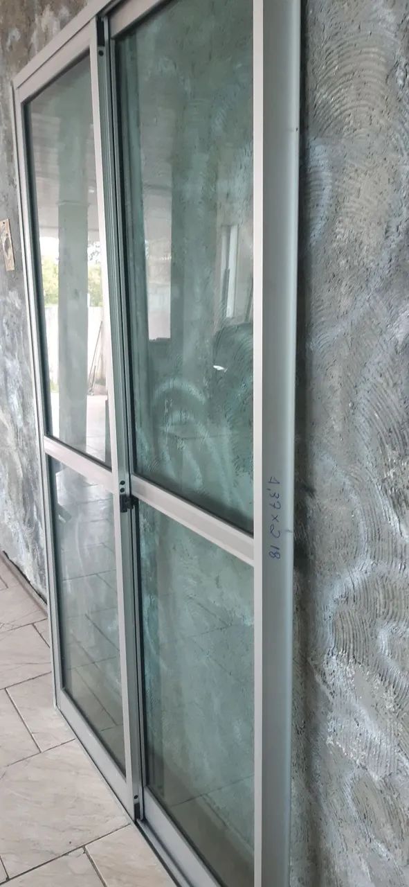 Porta vidro aluminio fechamento tamanho 1.37 de largura por 2.18 altura. - Foto 5