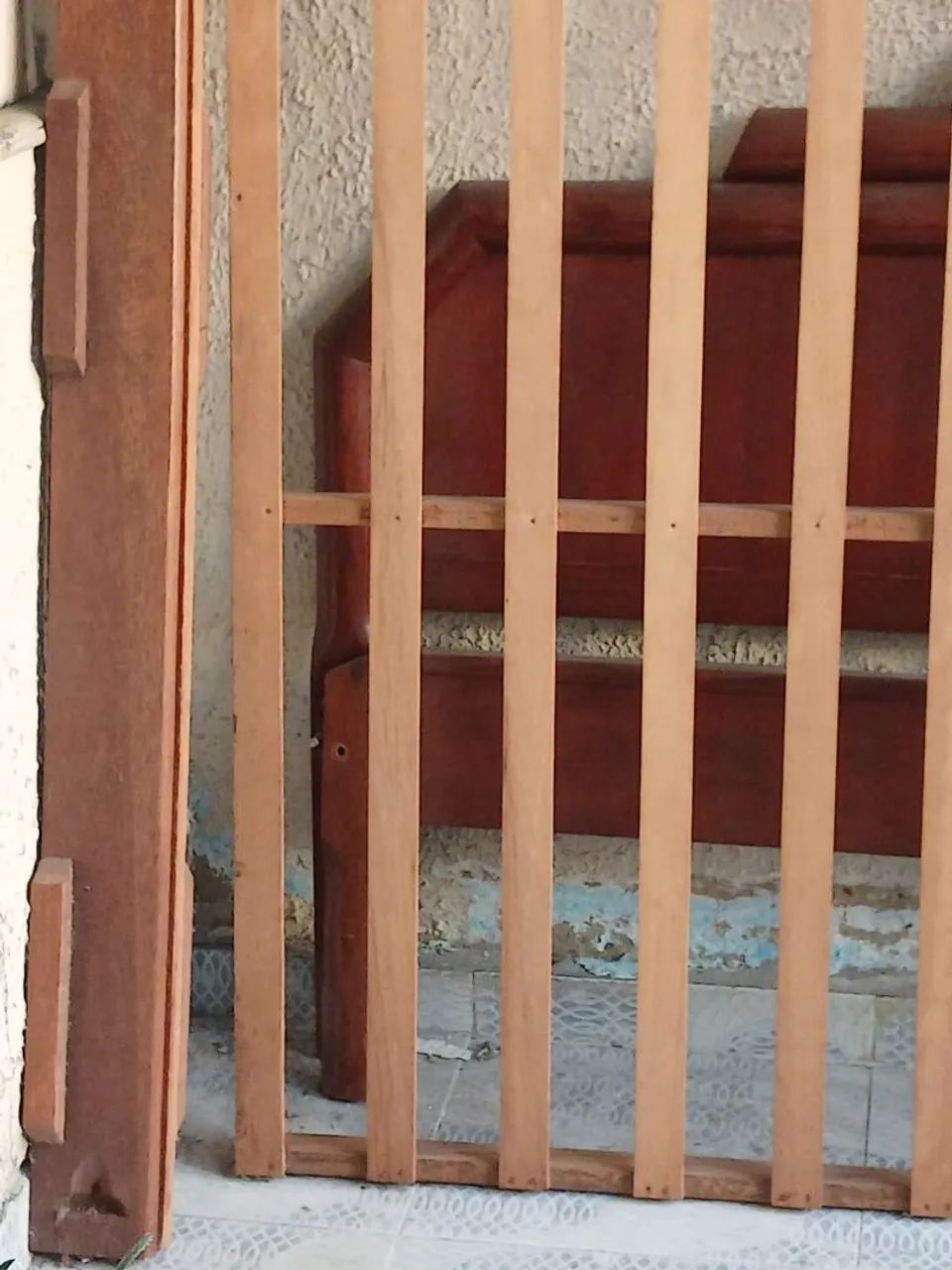 Cama de casal com colchão de madeira - Foto 4