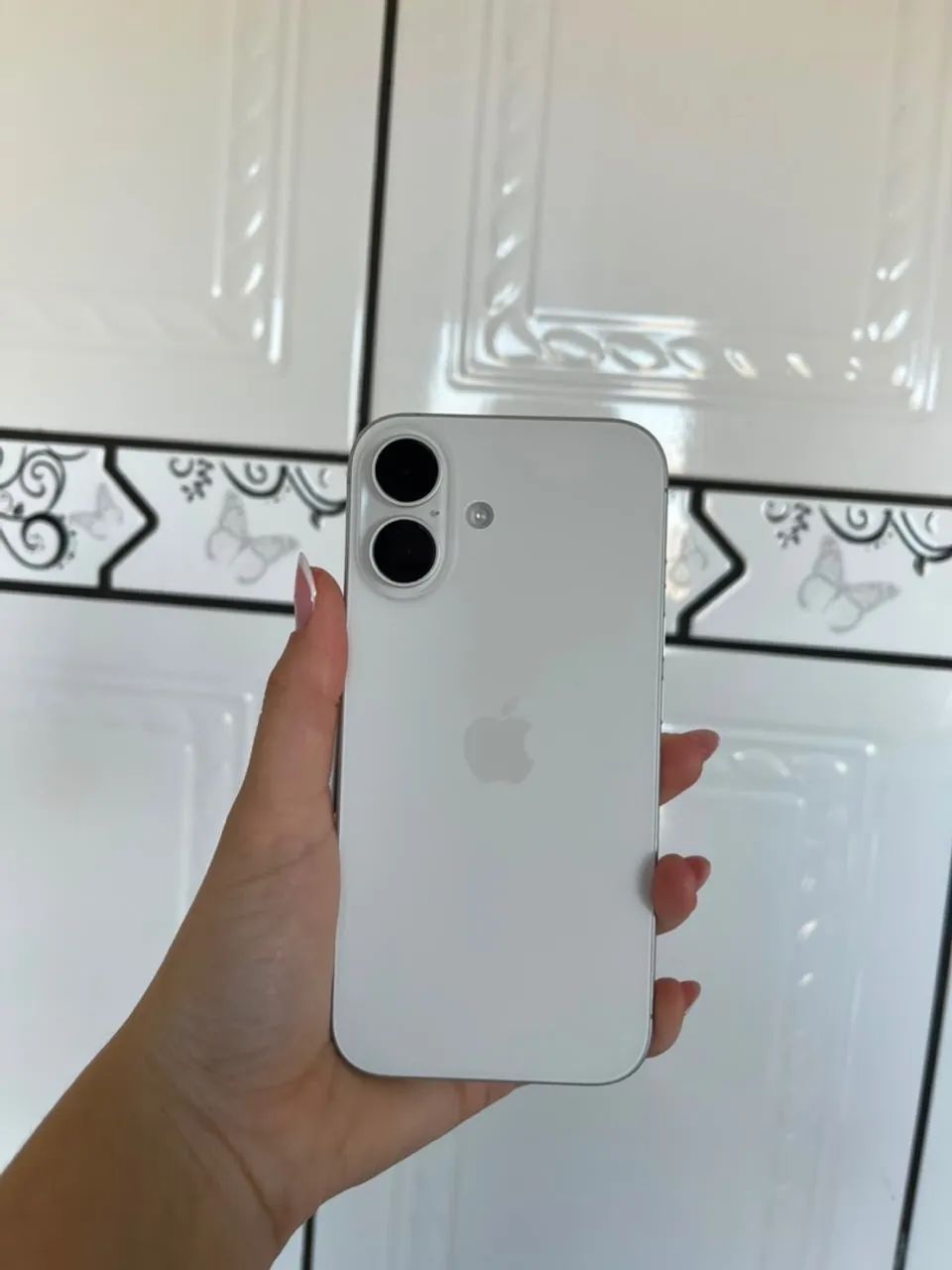 Vendo iPhone 16 com 8 meses de uso. - Foto 2