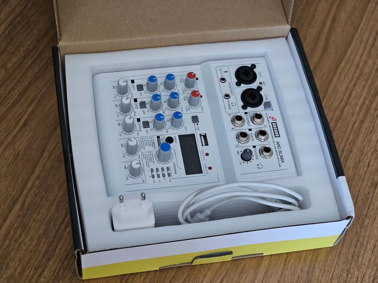 Mesa bluetooth com efeitos reverb, delay, chorus...usb interface e phantom power - Foto 4