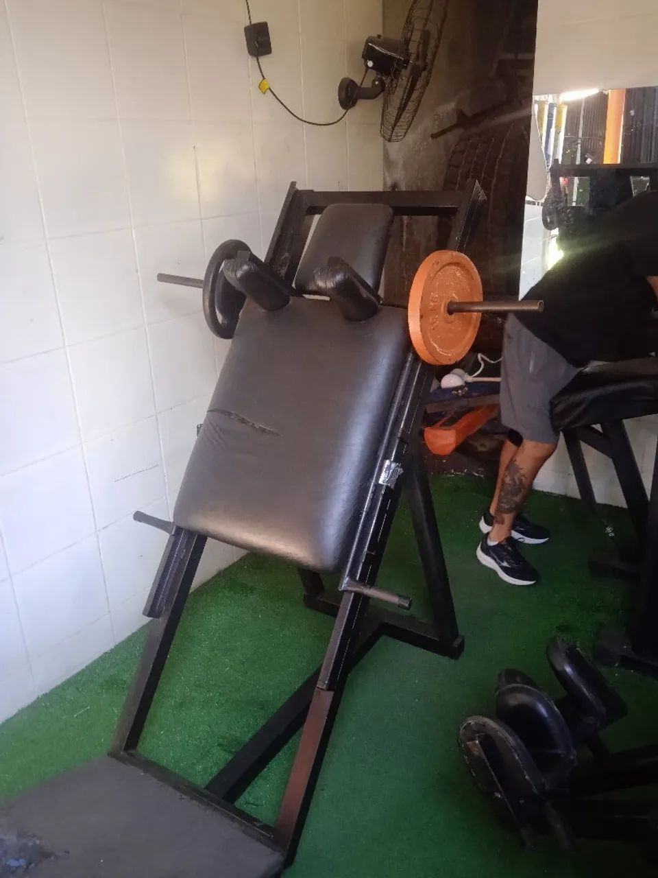 Agachamento Hack 1300,00 - Foto 2