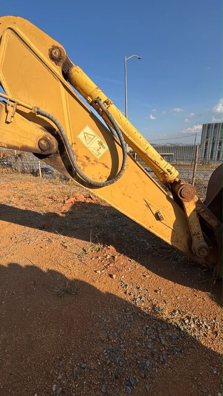ESCAVADEIRA KOMATSU - Foto 4