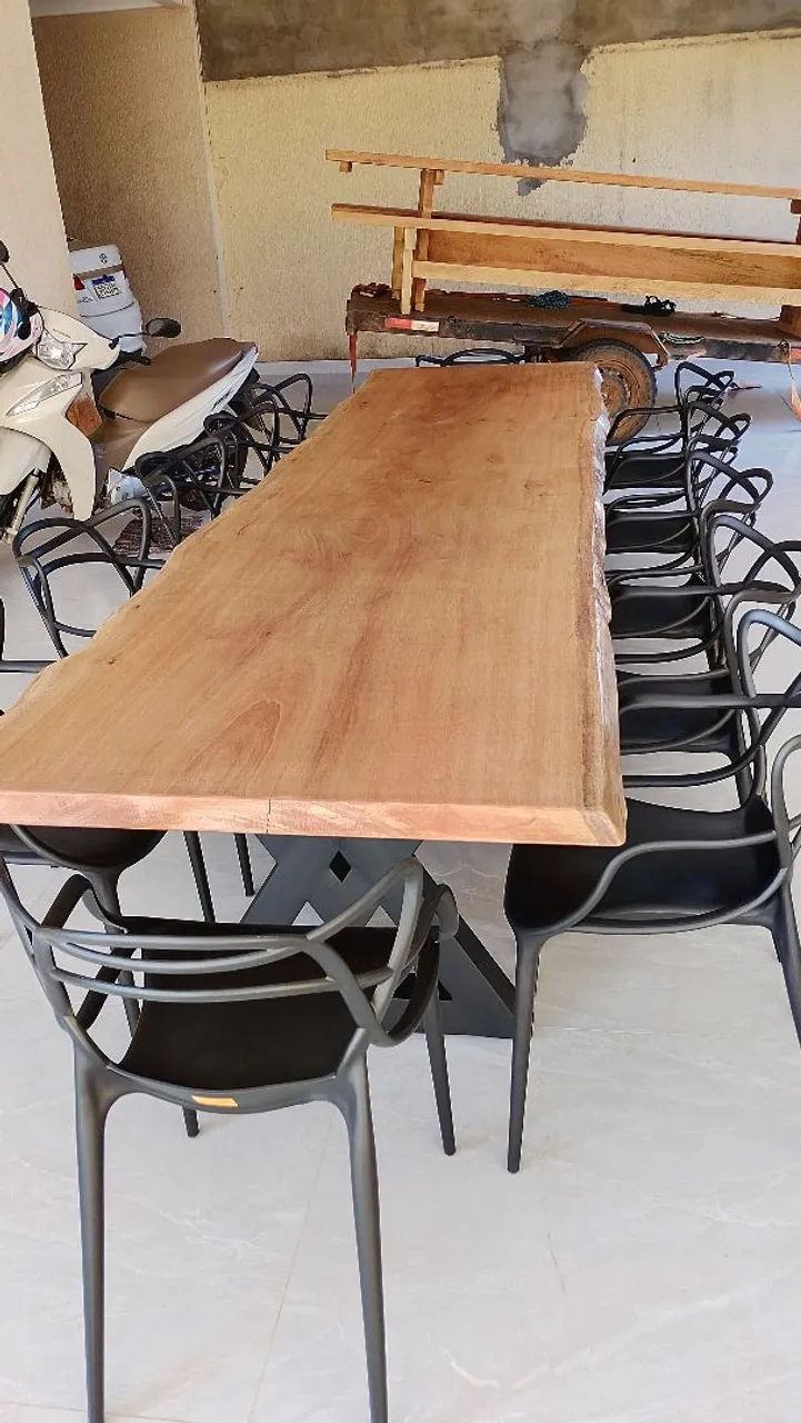 Mesa de madeira maciça e base industrial  - Foto 5