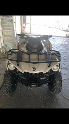 Quadriciclo Can-Am SST_G2