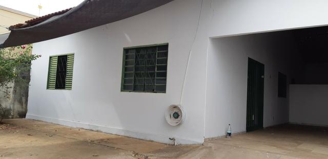 Casa 3 quartos sendo 1 suíte, próximo ao Chicago Steakhouse! - Foto 2