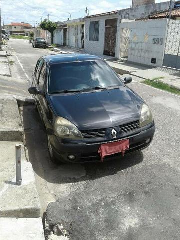 Carro Clio sedan 1.6 - Foto 3