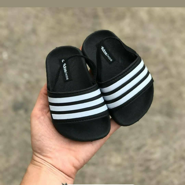 chinelo adidas baby