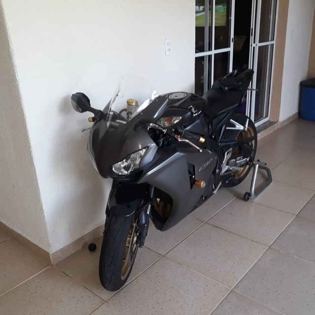 CBR 1000 FIREBLADE BARATA