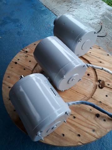 Motor elétrico trifásico para elevador automotivo.  - Foto 2