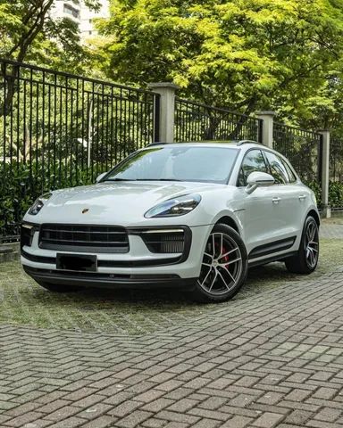 Porsche em oferta: pague por um, leve para sua garagem até 22