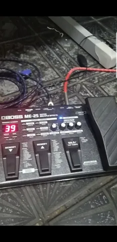 Zoom g1on na caixa manuais e cabo USB e powerbank - Instrumentos