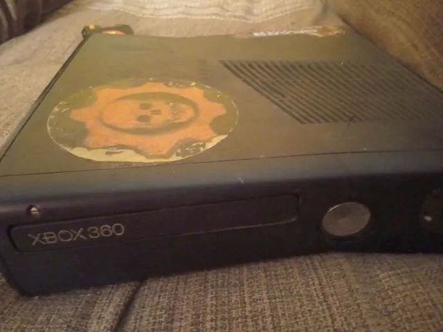 Vendo Xbox 360 com 2 controles, Kinect e 9 jogos - Videogames - Realengo,  Rio de Janeiro 1244723414