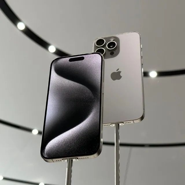 UP! iPhone 15 Pro - 256GB - Seminovo - 3 meses de Garantia