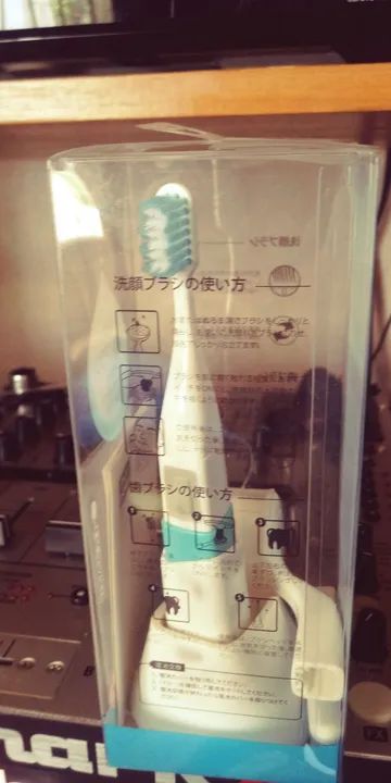 Escova de dentes elétrica com tecnologia de limpeza profunda