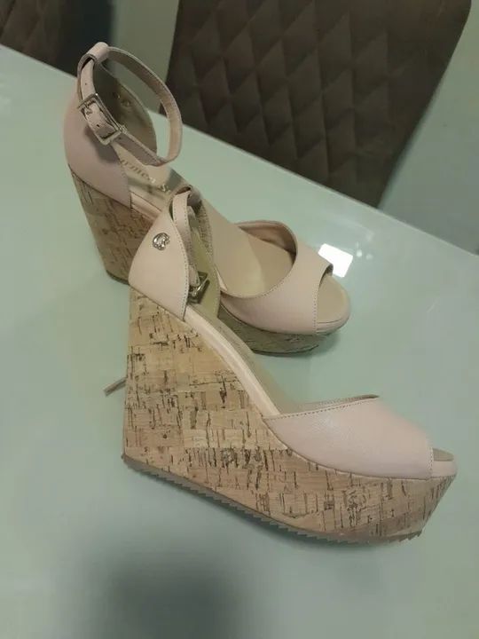 Sandália plataforma bege - Foto 3