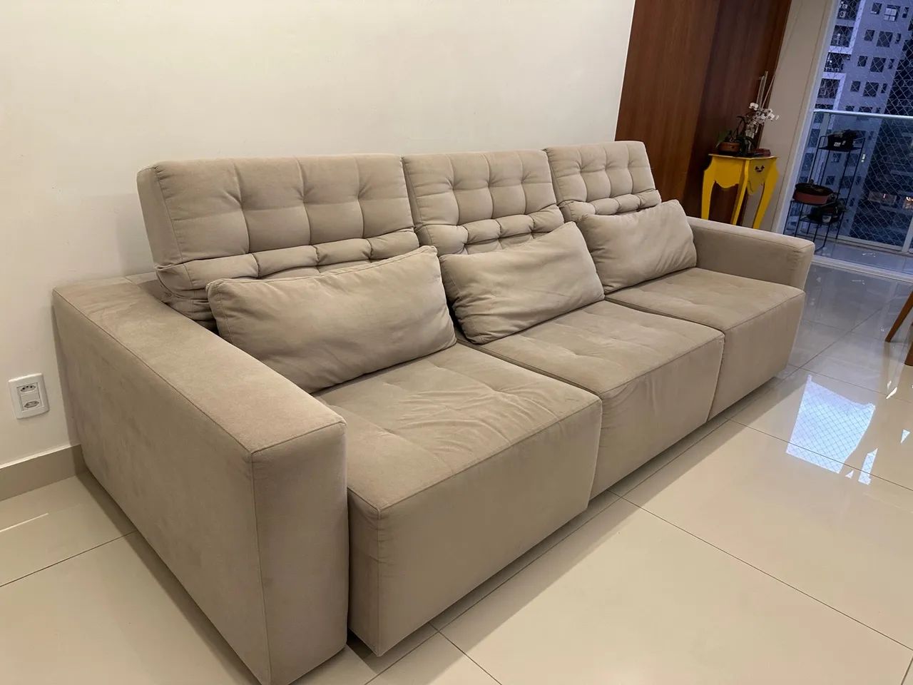 Sofá retrátil e reclinável 