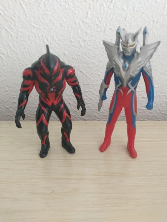 Kit 02 bonecos seriado Ultraman - Foto 5