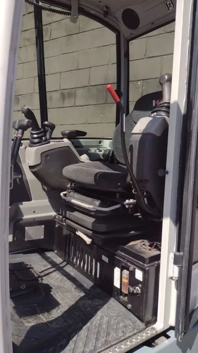 MINI ESCAVADEIRA C/AR WACKER  EZ36 ANO 2017 - Foto 3