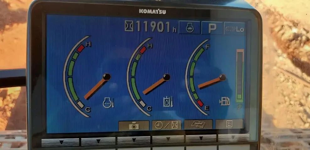 Escavadeira Komatsu Pc 200 Ano 2012 (repasse) - Foto 4