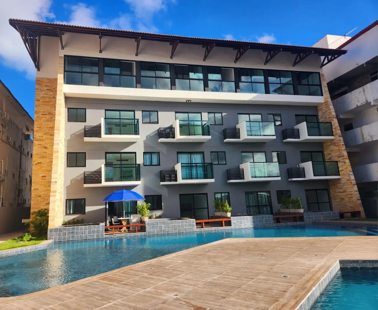 Flat em Porto de Galinhas Novo Mobiliado com Piscina Privativa.