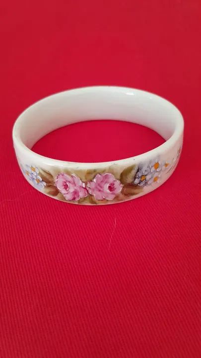 Pulseira antiga de porcelana.