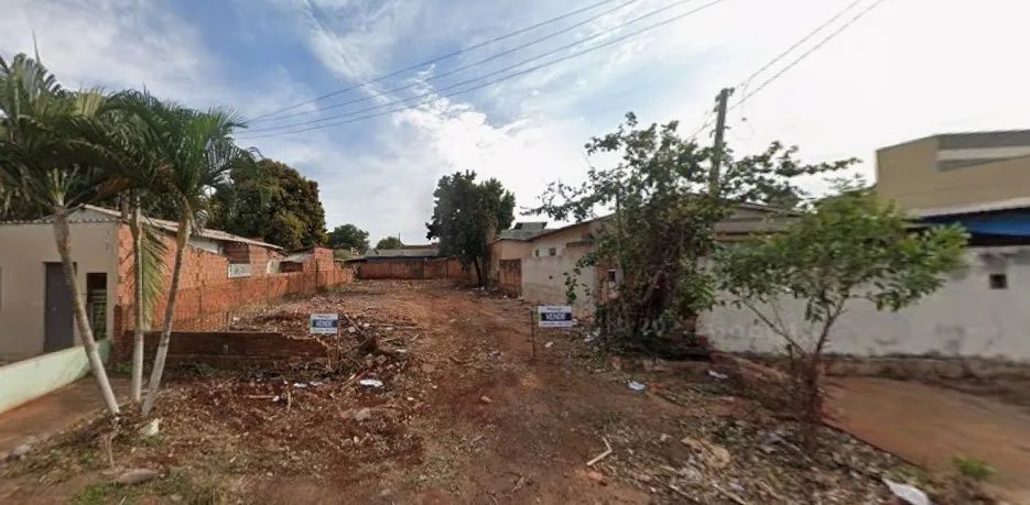 VENDO - TERRENO EM FRNETE Á PRAÇA PARAGUAIA   - Foto 2