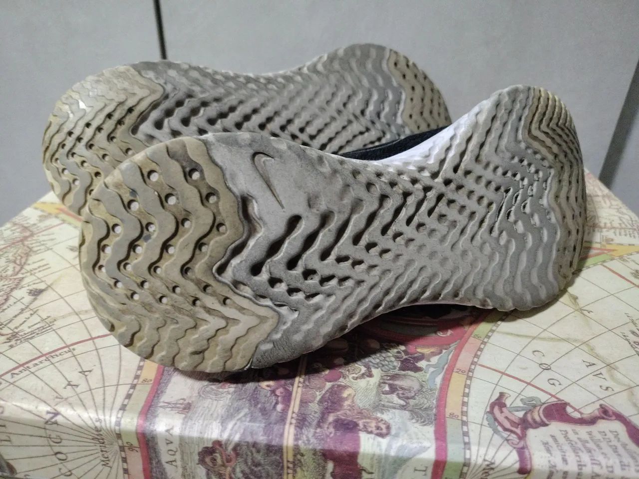Tênis Nike Epic React Flyknit - Preto - Foto 4