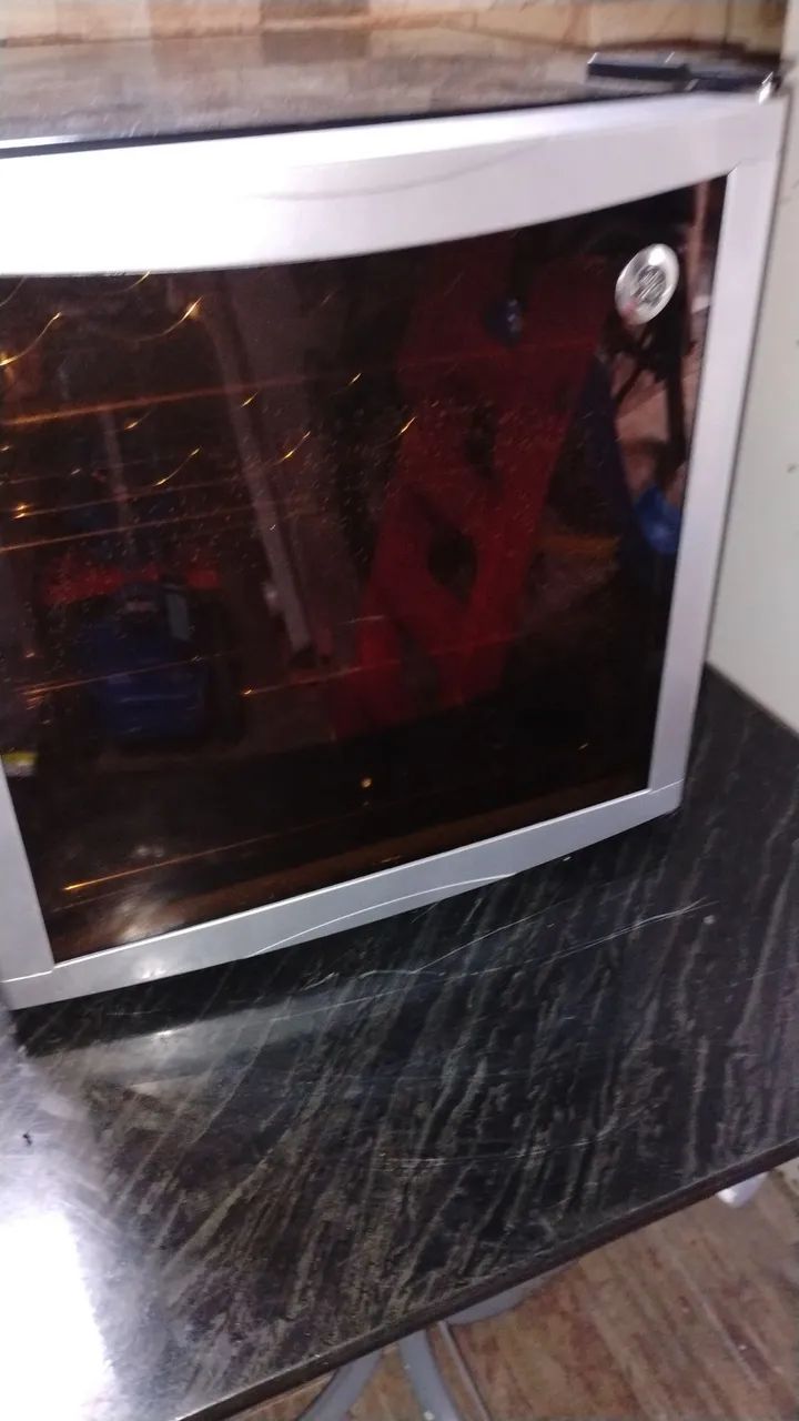 Adega de vinhos e cervejas 16 garrafas 