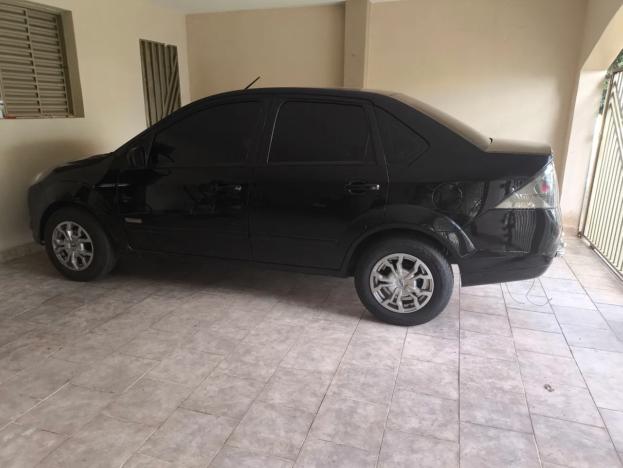 Fiesta sedan 1.6 Flex