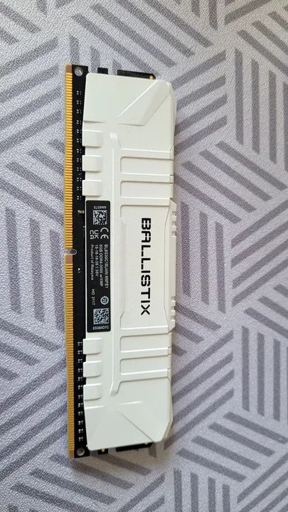 Memória RAM Ballistix 16GB DDR4 3200MHz