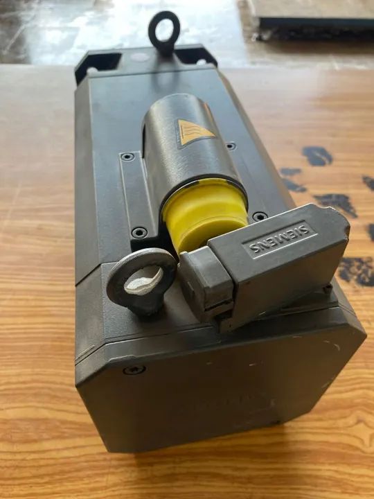 Servo motor Siemens (valor a negociar)
