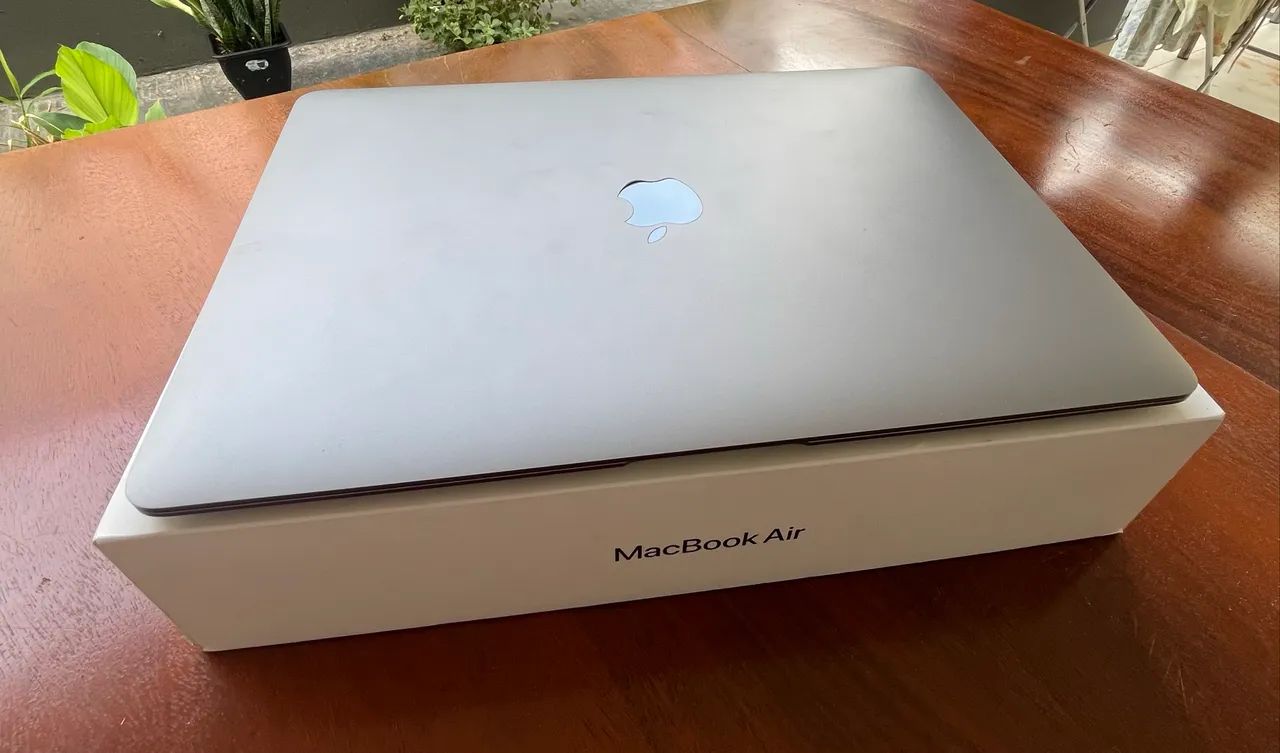 MacBook Air M1 2020 - 8GB / 256GB ? Bateria 100% ? Apenas 27