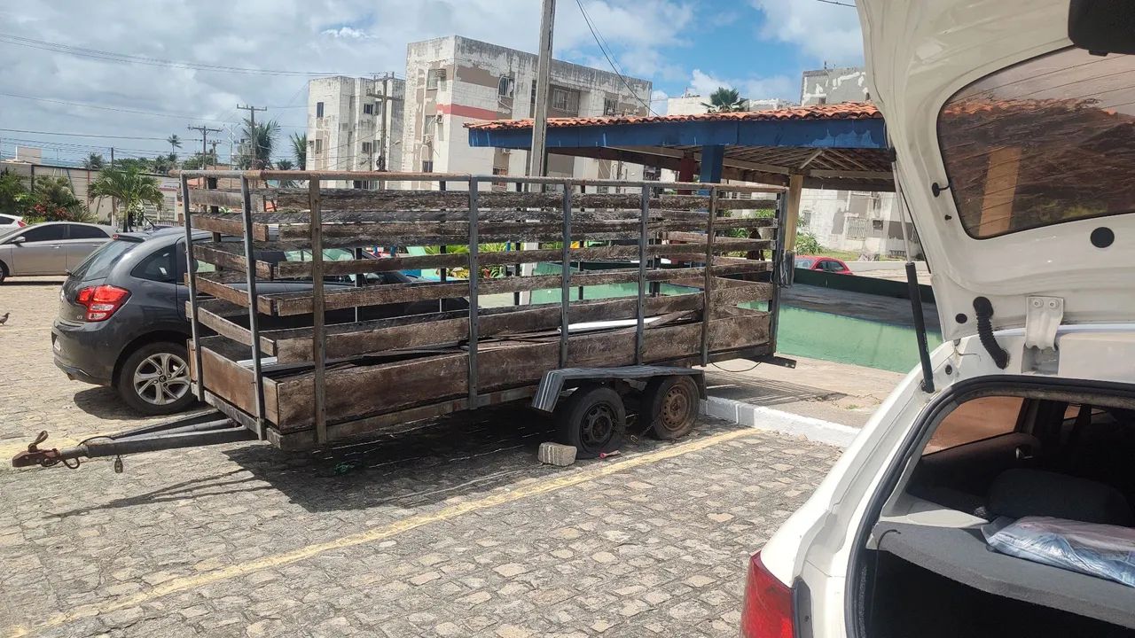 Carroção para transportar volume e águas.