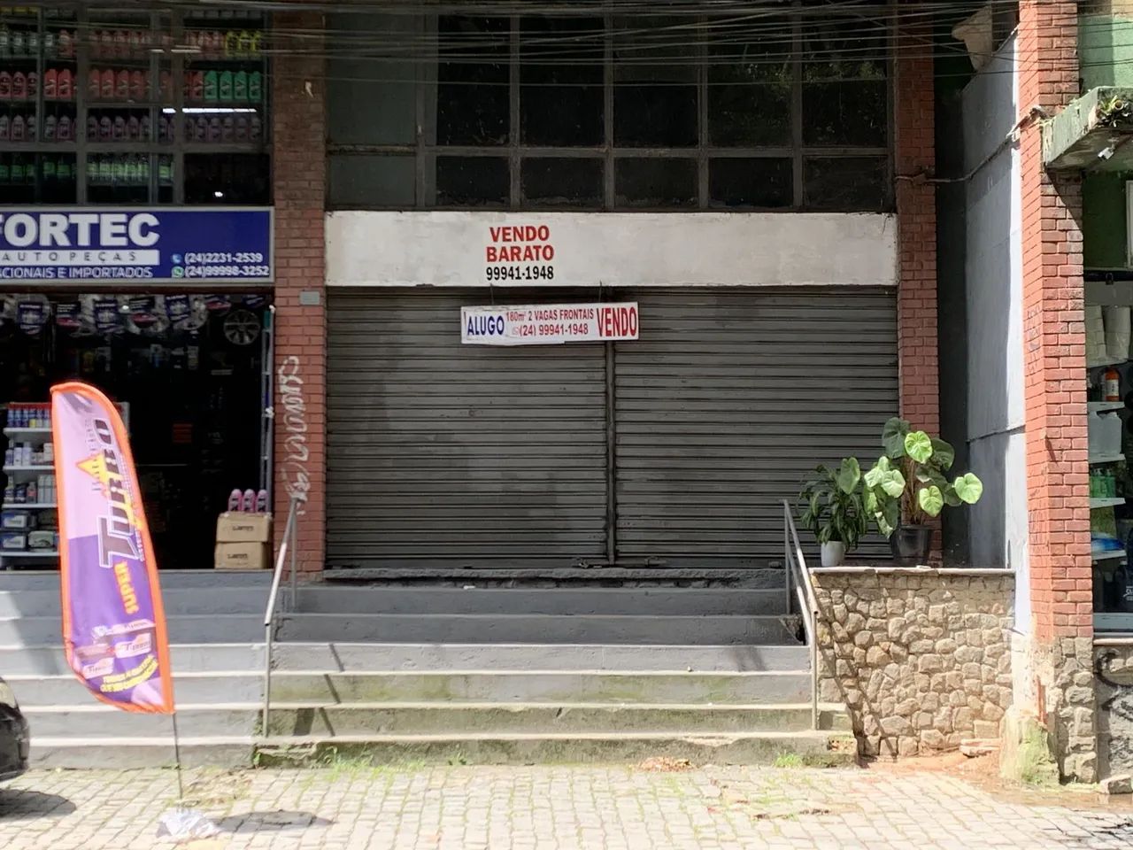 Loja 180m² Com 2 Vagas Frontal