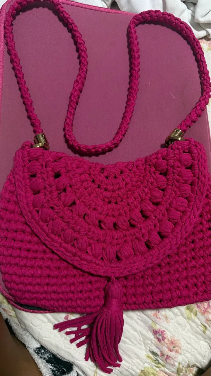 Bolsa estilo crochê fio malha